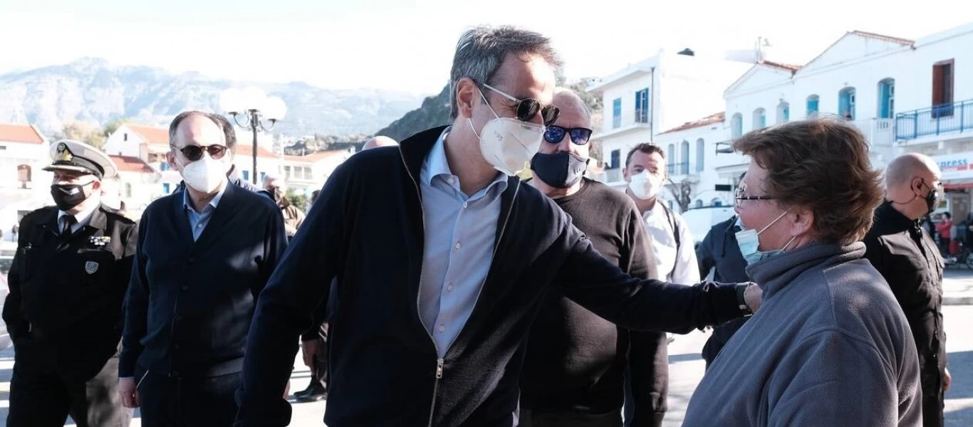 «Κατακεραυνώνει» την ΝΔ το Politico: «Στην Ελλάδα αυτοί που φτιάχνουν νόμους για τον Covid τους καταπατάνε»